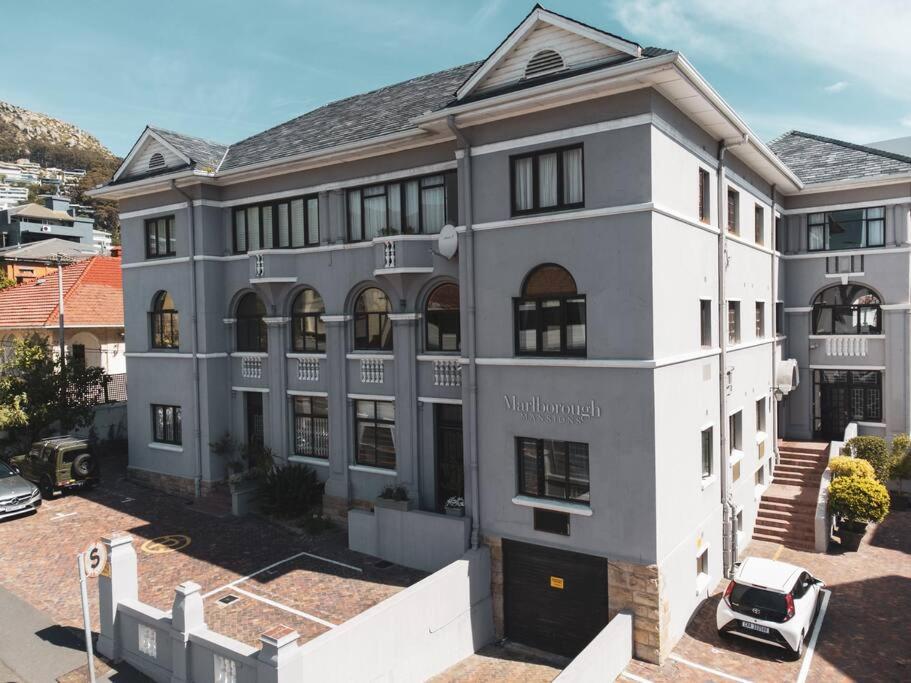 Cozy One-Bedroom In The Heart Of Sea Point Cape Town Exterior photo
