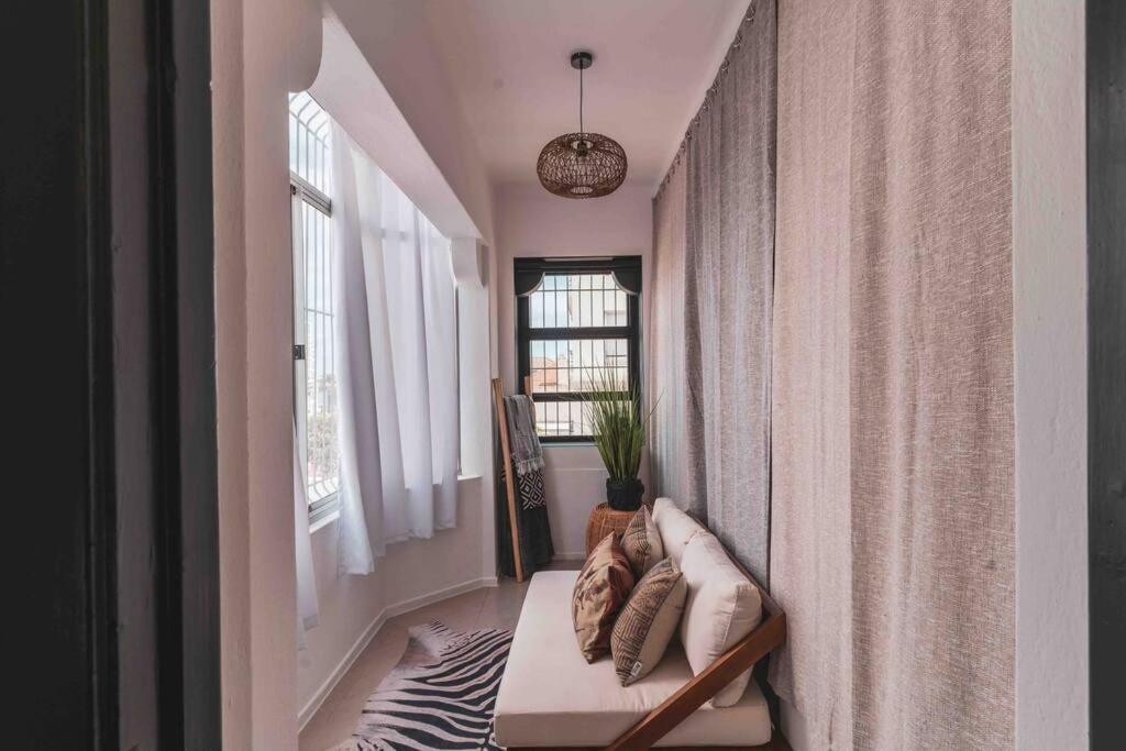 Cozy One-Bedroom In The Heart Of Sea Point Cape Town Exterior photo