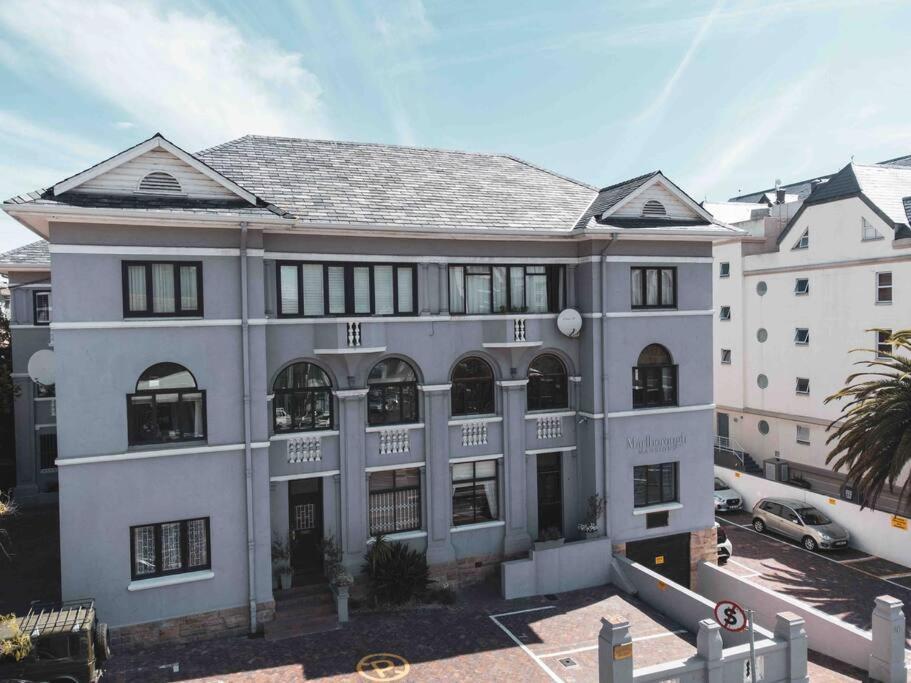 Cozy One-Bedroom In The Heart Of Sea Point Cape Town Exterior photo